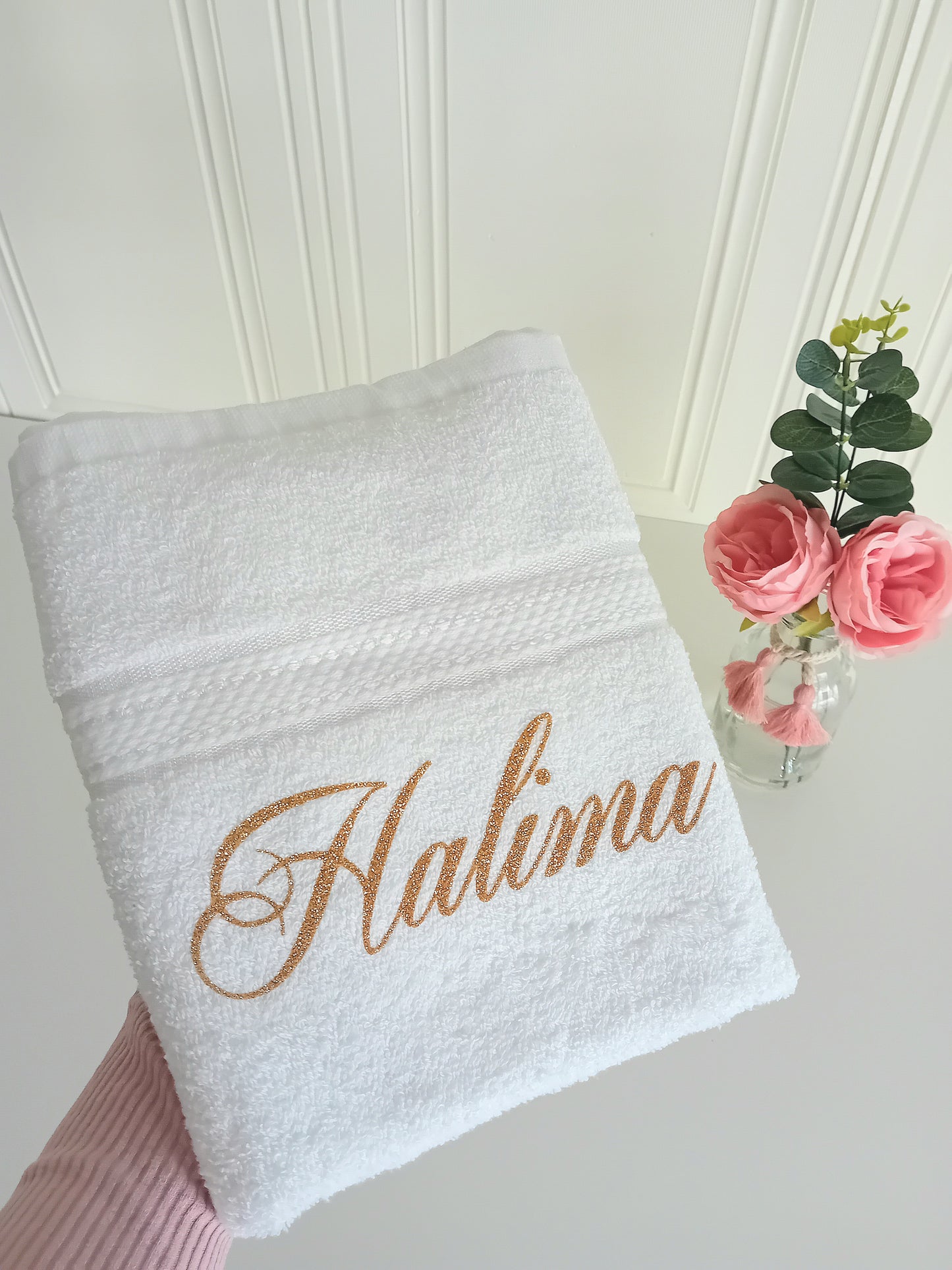 Serviette de bain blanche simple